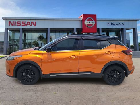 Used 2023 Nissan Kicks SR w/ SR Premium Package FWD image 7
