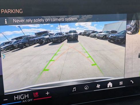 Used 2024 BMW X5 xDrive40i w/ Premium Package image 14