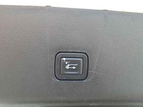 Used 2020 Chevrolet Traverse RS w/ LPO, Floor Liner Package FWD image 13