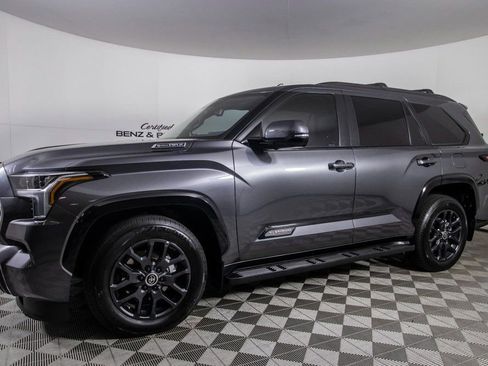 Used 2024 Toyota Sequoia Platinum image 5