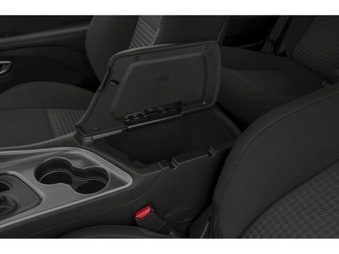 Used 2019 Dodge Challenger R/T RWD image 9