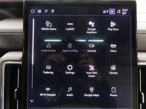 Used 2025 GMC Yukon Denali w/ Denali Reserve Package image 24