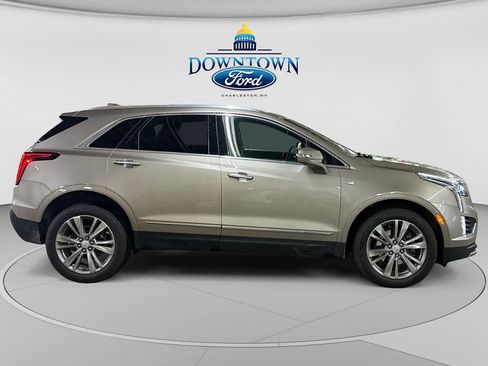 Used 2023 Cadillac XT5 Premium Luxury AWD/4WD image 2