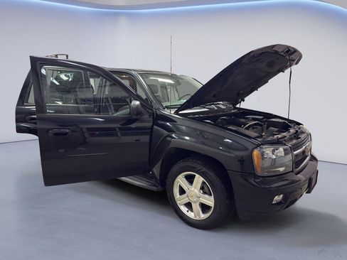 Used 2008 Chevrolet TrailBlazer LT w/ Sun And 6-Disc Cd Package image 7