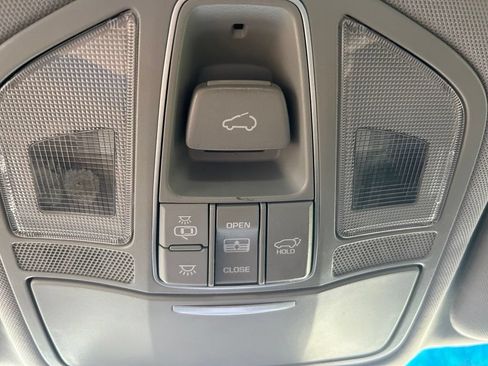 Used 2017 Hyundai Santa Fe Limited AWD/4WD image 55