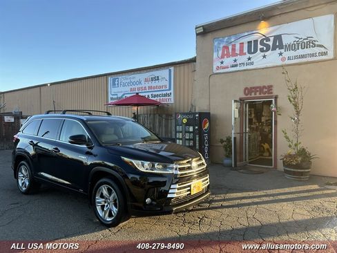 Used 2017 Toyota Highlander Limited image 3