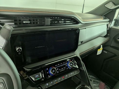 New 2026 GMC Sierra 2500 AT4 w/ AT4 Premium Plus Package AWD/4WD image 21