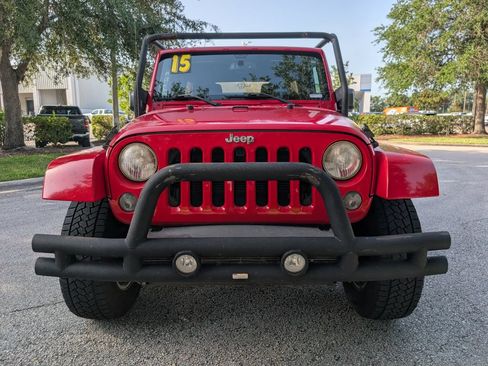 Used 2015 Jeep Wrangler Unlimited Sahara w/ Connectivity Group AWD/4WD image 2