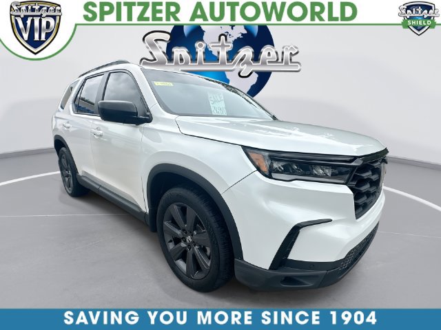 Used 2025 Honda Pilot Sport image 1
