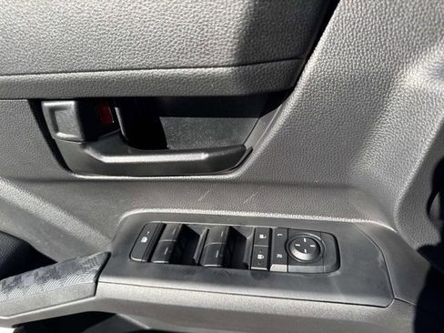 Certified 2025 Toyota Tacoma SR5 image 8