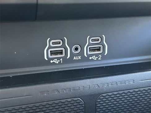 Used 2025 RAM 1500 Laramie w/ Laramie Southwest Edition image 33