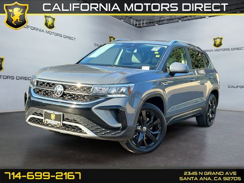 Used 2022 Volkswagen Taos SE w/ Panoramic Sunroof Package image 1