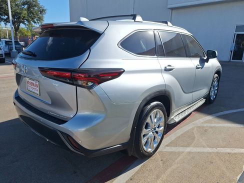 Used 2025 Toyota Highlander Limited image 6