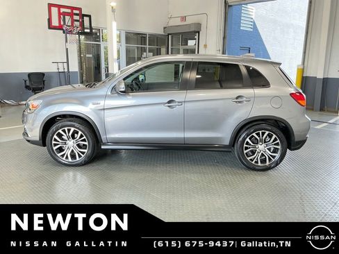 Used 2018 Mitsubishi Outlander Sport SE AWD/4WD image 3