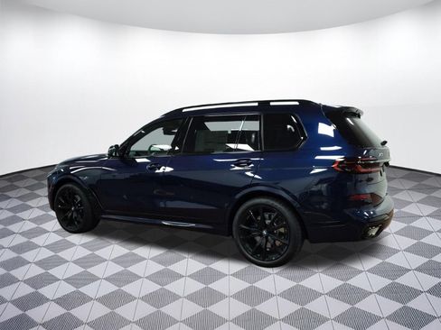 Used 2026 BMW X7 xDrive40i w/ M Sport Package AWD/4WD image 3