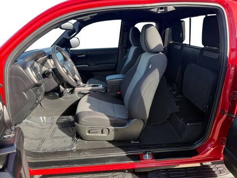 Used 2022 Toyota Tacoma TRD Sport w/ TRD Premium Sport Package image 16