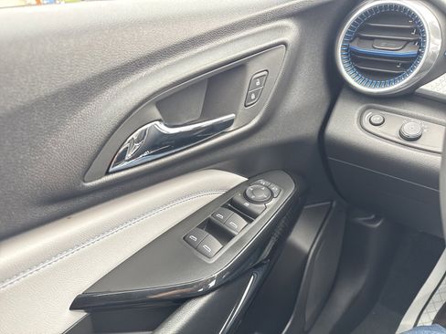 New 2026 Chevrolet Trax LT w/ Sunroof Package image 13