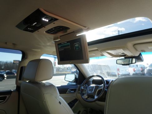 Used 2018 GMC Yukon Denali w/ Open Road Package image 15