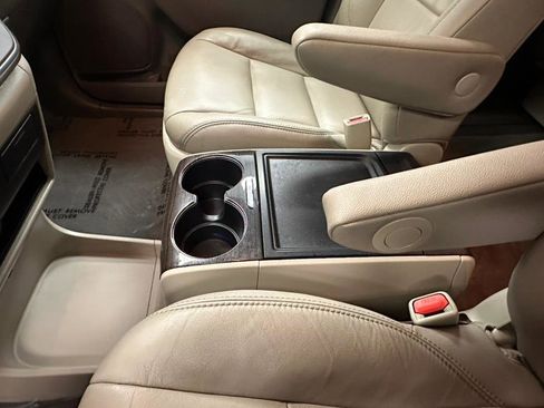 Used 2018 Toyota Sienna XLE w/ XLE Navigation Package image 30