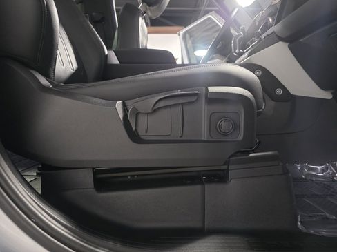 Used 2022 Land Rover Defender 90 S image 19