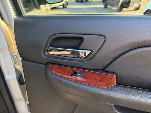 Used 2013 Chevrolet Suburban 2500 LT image 31