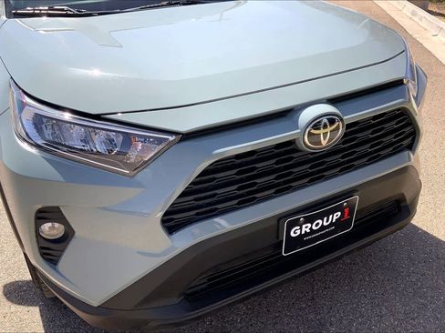 Used 2021 Toyota RAV4 XLE w/ Convenience Package image 29