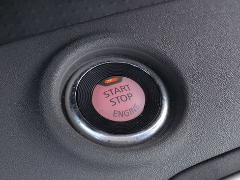 Used 2020 Nissan Frontier SV AWD/4WD image 25