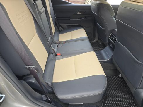 Used 2025 Lexus GX 550 image 25