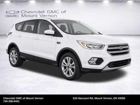 Used 2017 Ford Escape SE AWD/4WD image 2