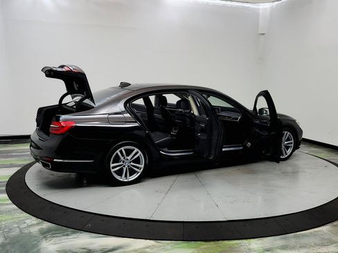 Used 2017 BMW 740i RWD image 11