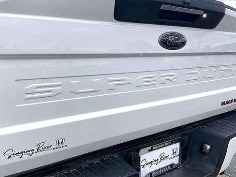 Used 2022 Ford F250 Lariat w/ Black Appearance Package image 25