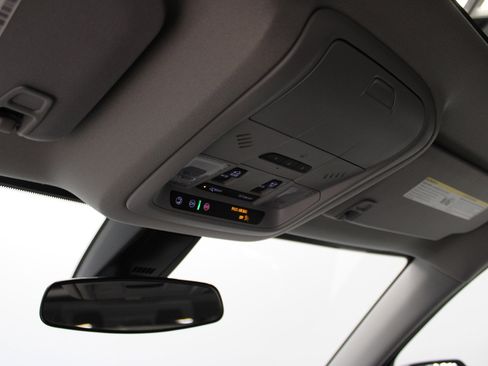 Used 2023 GMC Acadia SLE w/ Driver Convenience Package image 25