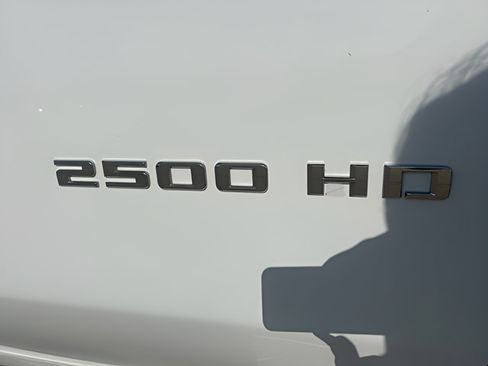 Used 2021 Chevrolet Silverado 2500 LT w/ Fleet Comfort Package AWD/4WD image 25