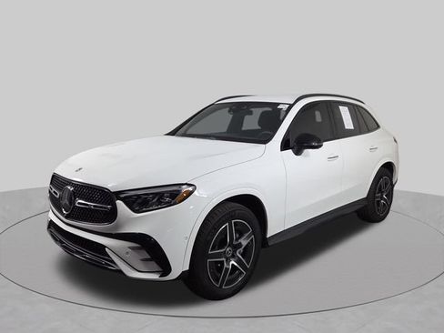 Used 2026 Mercedes-Benz GLC 300 4MATIC image 2