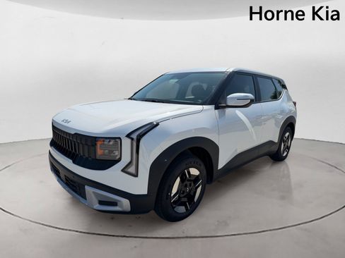 New 2027 Kia Seltos LX FWD image 7