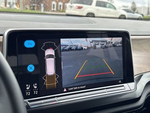 Used 2025 Volkswagen Atlas SE image 19