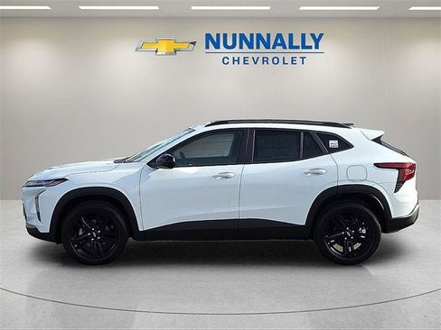 New 2026 Chevrolet Trax ACTIV w/ Sunroof Package image 2