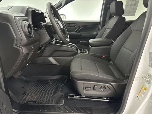 Used 2024 Chevrolet Colorado Trail Boss w/ Technology Package AWD/4WD image 10