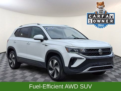 Used 2024 Volkswagen Taos SE AWD/4WD image 1