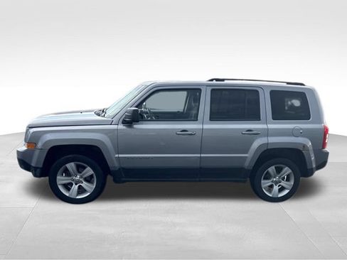 Used 2014 Jeep Patriot Latitude AWD/4WD image 2
