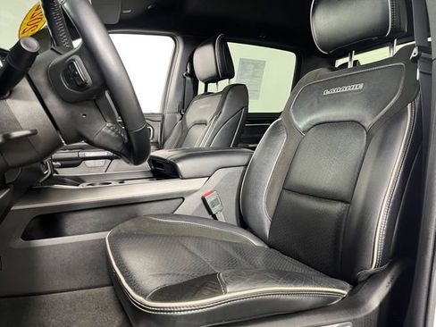 Used 2022 RAM 1500 Laramie AWD/4WD image 14