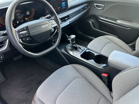 Used 2025 Kia K4 LXS FWD image 11