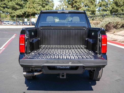 Certified 2026 Toyota Tacoma SR5 AWD/4WD image 31