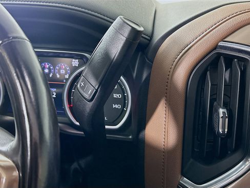 Used 2022 Chevrolet Silverado 1500 High Country w/ Technology Package image 17