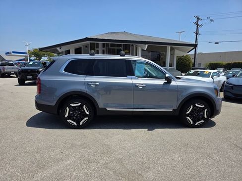 Used 2024 Kia Telluride S w/ S Sunroof Package FWD image 3