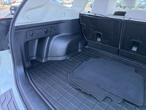 Used 2023 Subaru Forester Base image 29
