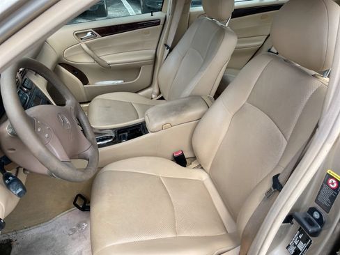 Used 2004 Mercedes-Benz C 240 Sedan image 9