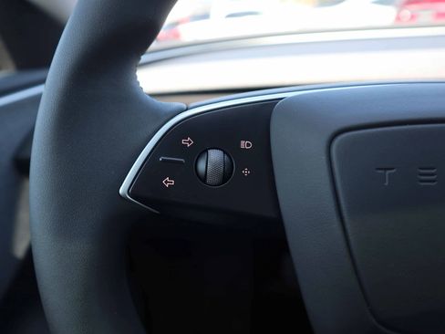 Used 2025 Tesla Model 3 image 16