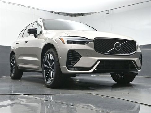 Used 2026 Volvo XC60 B5 Plus w/ Protection Package Premier image 34