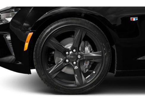 Used 2018 Chevrolet Camaro SS RWD image 14